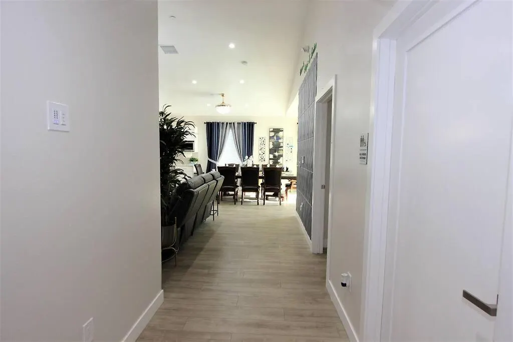 New & Modern With Accessibility-Family Friendly Apartment San Bernardino 0*,