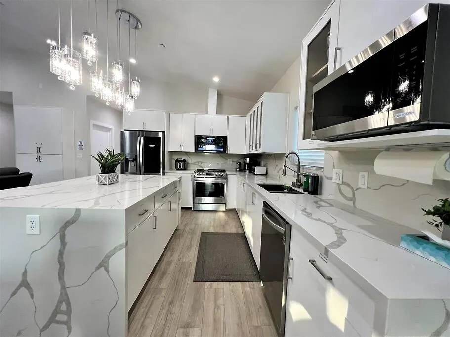 New & Modern With Accessibility-Family Friendly Apartment San Bernardino